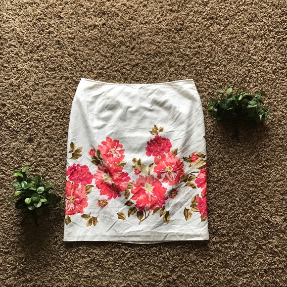 New York & Company Dresses & Skirts - New York & Company Floral Skirt